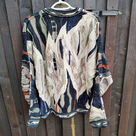 Men's COOGI Knit Sweater - Picture 2 of 5